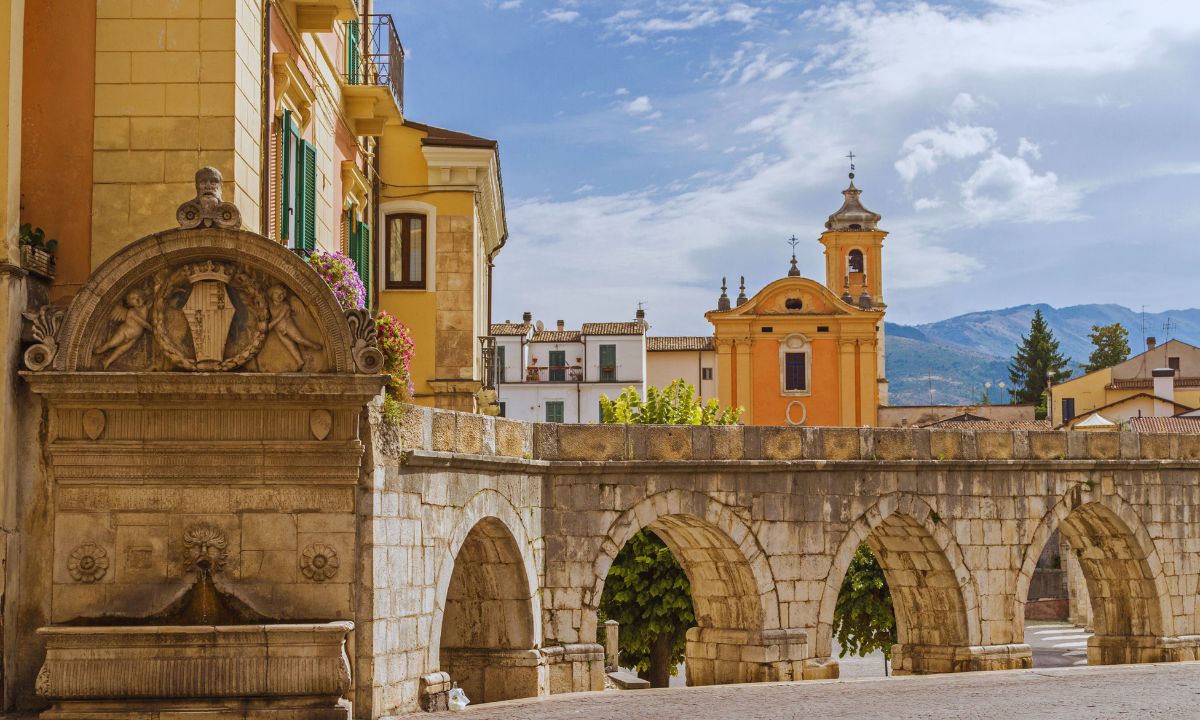 Sulmona, la perla d’Abruzzo, dove la bellezza prende forma
